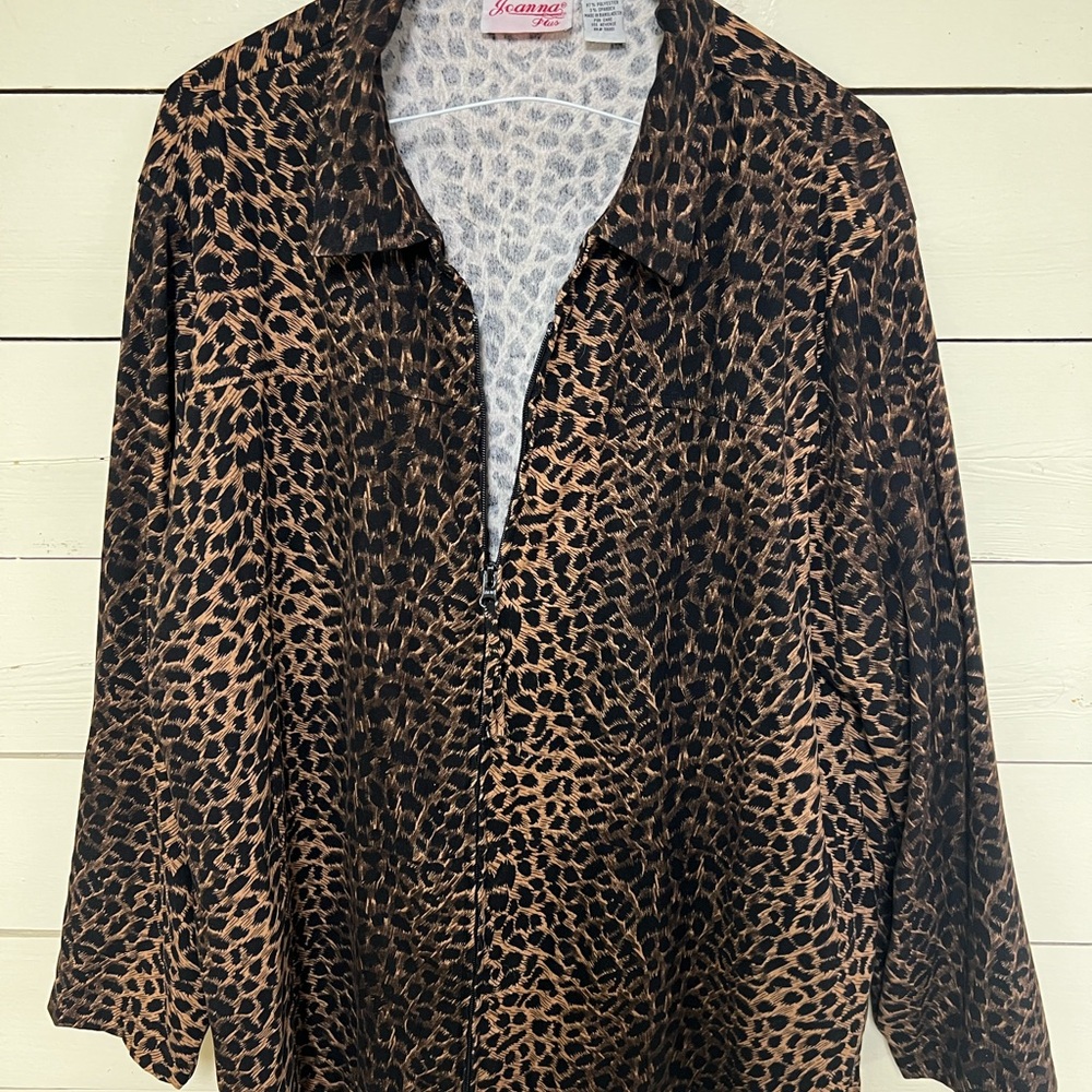 JEANNE PIERRE Black and Brown 3/4 Sleeve Button Down Shirt